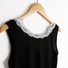 Sexy Tank Top Women Sleeveless Lace V Neck Casual Tops Hollow Out Tank Top White Black Plus Size Blusa TIML66 TIML66